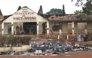 les-restes-de-la-prefecture-du-haut-nyong-et-ses-archives