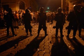 288x318_1277394512_24---POlicia-de-noche