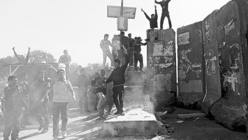 101015_na0226iraq_demonstration