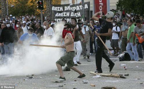 article-2035896-0DD0524F00000578-792_634x396