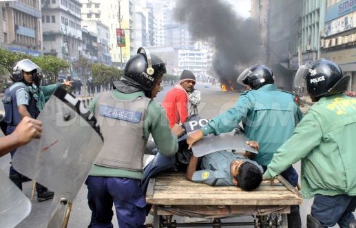 1359369618-jamaatshibir-clashes-with-police-in-motijheel_1756293