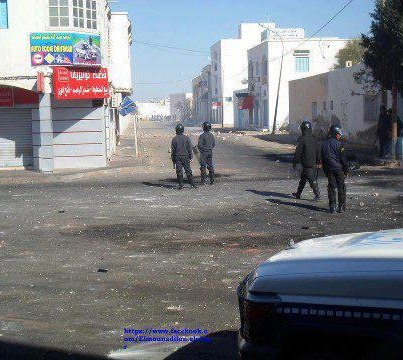 309575_409889779090050_467382186_n