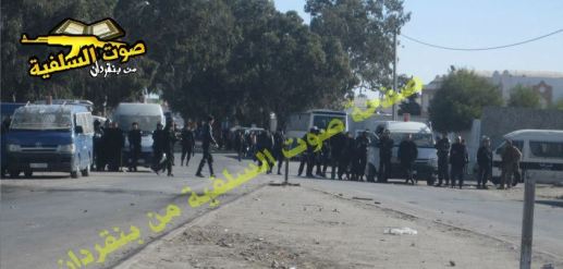 393156_245606765571254_1898234258_n