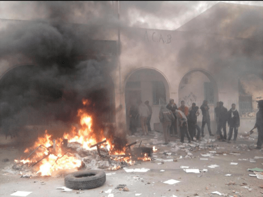 424557_323693244398581_978558689_n