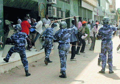 Police-clashes-with-students-in-Sudan-1462