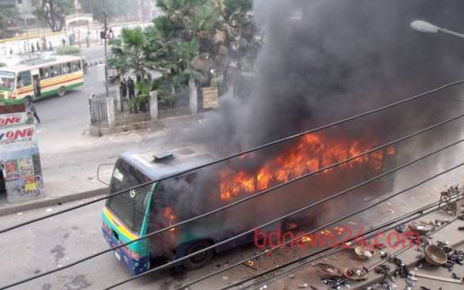 01_Bus_Fire_Farmagte_170313