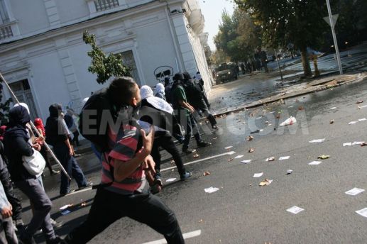 1364491224-chilean-students-take-to-the-streets-of-santiago-for-free-eduaction_1915920