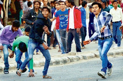 article-2286744-1861057D000005DC-375_634x420