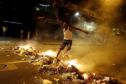 126041173_Caracas_404921c