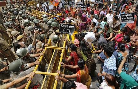 2013-04-22T074552Z_1_CBRE93L0LKT00_RTROPTP_2_CNEWS-US-INDIA-RAPE