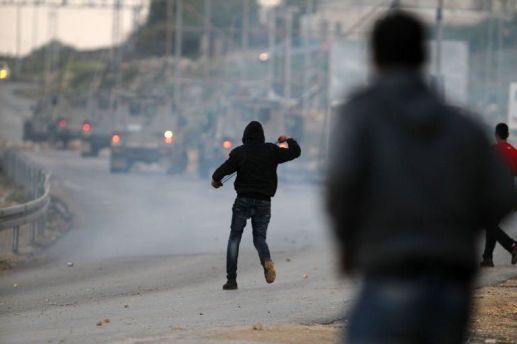 des-manifestants-palestiniens-lors-d-affrontement-au-nord-de_1072183