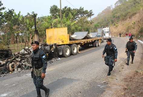 Queman-vehiculo_PREIMA20130416_0111_40