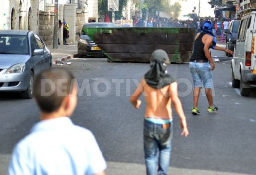 1368897686-clashes-between-palestinian-youths-and-israeli-police_2064417