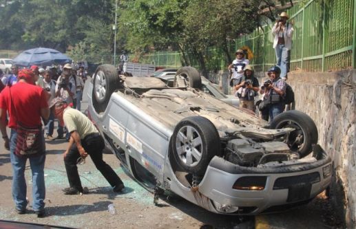 255788_581058985272500_958725923_n