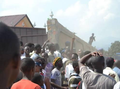 575560_366113440155016_554453326_n