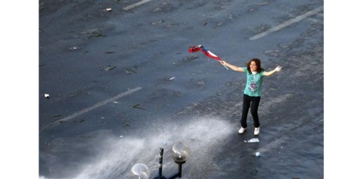 5971053-les-manifestants-se-rassemblent-de-nouveau-place-taksim