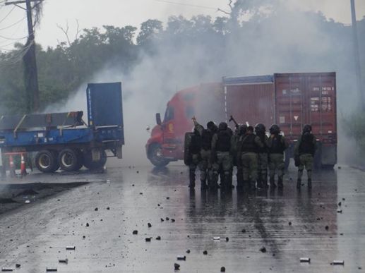 600405_554941061213833_1478125360_n