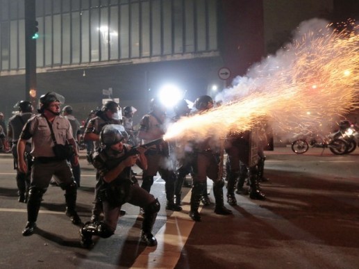 620x465xprotesto_folha.jpg.pagespeed.ic.rWgDVYTDlW