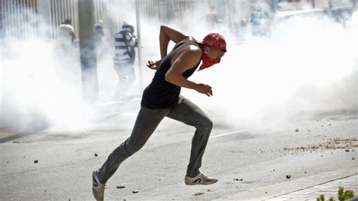 AFP_130627_y42ie_manifestation-bresil-fortaleza_sn635