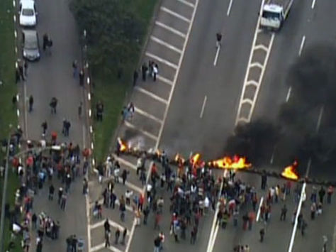 Castelao-Fortaleza-manifestantes-Foto-Internet_LRZIMA20130619_0042_11