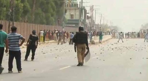 Faisalabad-Loadshedding-Protests_6-11-2013_104768_l
