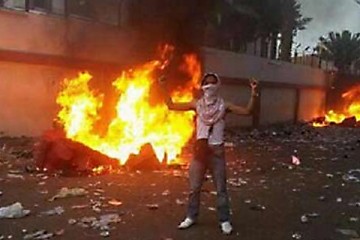 Gedung-KJRI-di-Jeddah-Dibakar-TKI-360×240