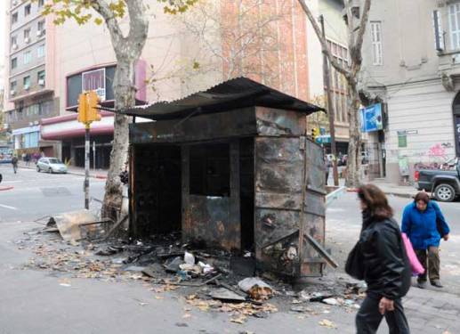 Quiosco-quemado-por-hinchas-Peñarol-AFP