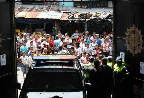 Reordenamiento-ventas-genera-disturbios-Escuintla_PREIMA20130710_0151_31