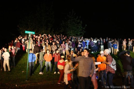 1013bellingham_riot4