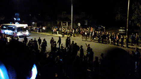 1013bellingham_riot9e