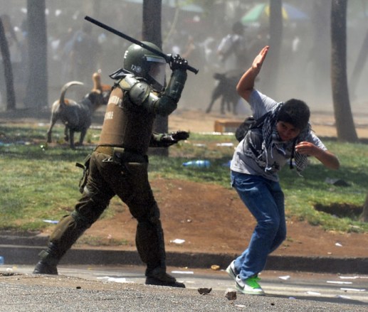 TOPSHOTS-CHILE-STUDENTS-PROTEST