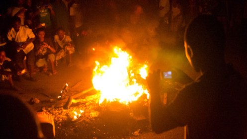 madagascar-hommes-lynches-brasier-11004447bhfop_1713