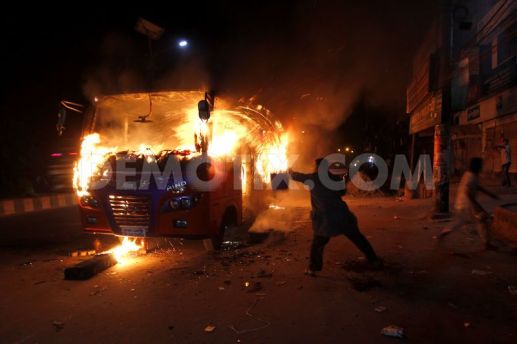 1384009949-dhaka-dives-into-violence-as-general-strike-approaches_3182180