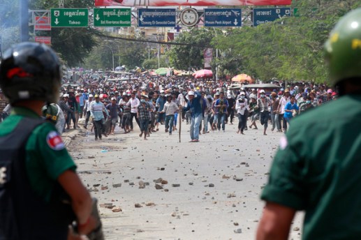 Cambodian garment workers demand wage&nbsp;increases