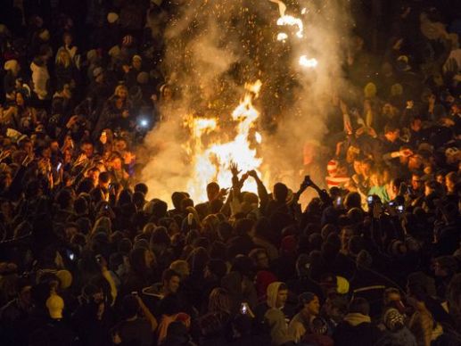 1386527126000-AP-Michigan-State-Rowdy-Crowds