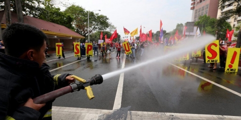 manille_obama_vist_protest_normal482