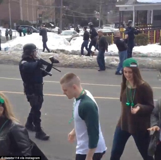 article-2576505-1C241BE400000578-474_634x632