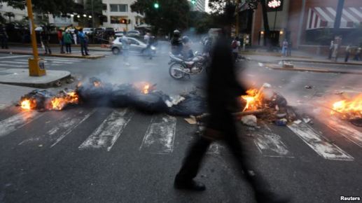 E28B0608-5D55-4E4F-9637-6A0A5585E75F_w640_r1_s_cx0_cy5_cw0