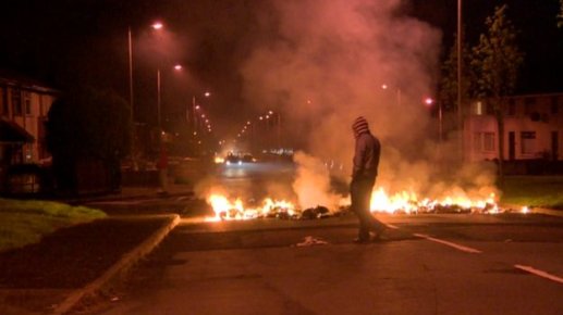 _74171470_rubbishonfire