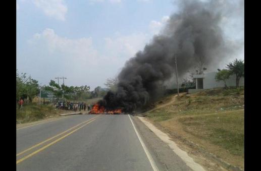 bloqueo_en_san_jacinto_-_jairo_javier_contreras