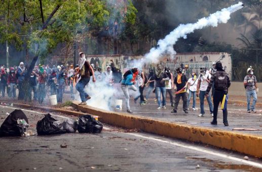 estudiantes-tomaron-Venezuela-protestas-Gobierno_LNCIMA20140403_0119_5