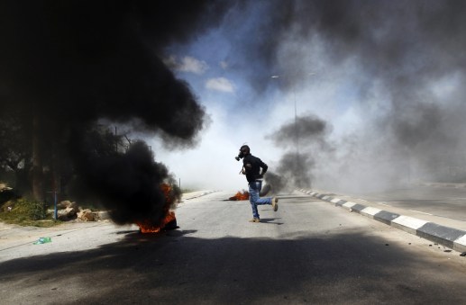 palestinians-clash-idf-outside-ofer-prison