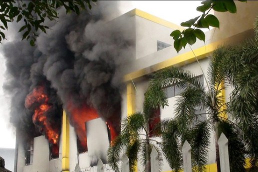 BN-CU174_0514vi_G_20140514112736