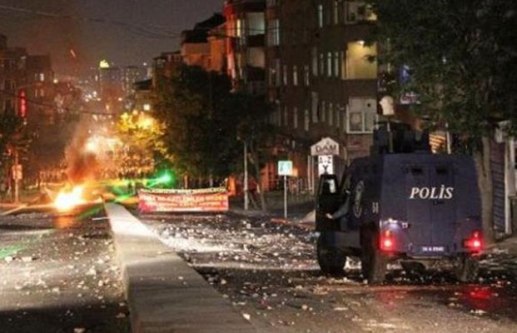 gazi-mahallesinde-soma-gerginligi-polise-tas-molotof-havaifisek-attilar-114007