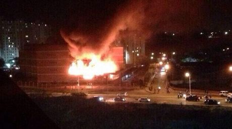 incendio-estudiantes-universidad-Foto-nanieamour_NACIMA20140505_0170_6