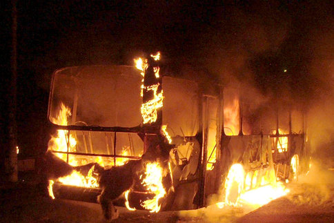 incendie-bus-ribeirao_w484
