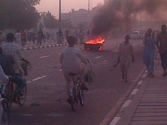 Riot-in-Kano-city-as-youths-take-to-the-street