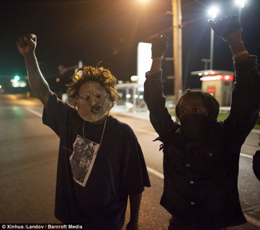 article-2726454-2090347B00000578-506_634x560