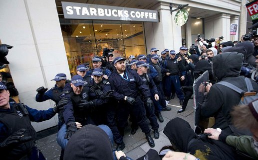 student-starbucks-_3111850k