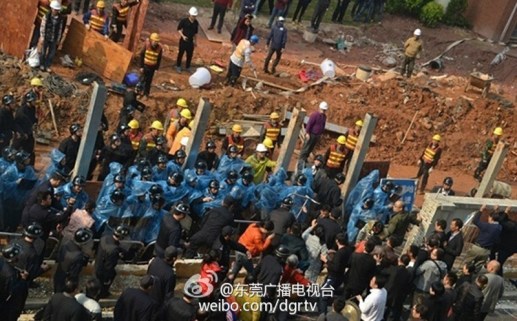 35787_4004046_398570